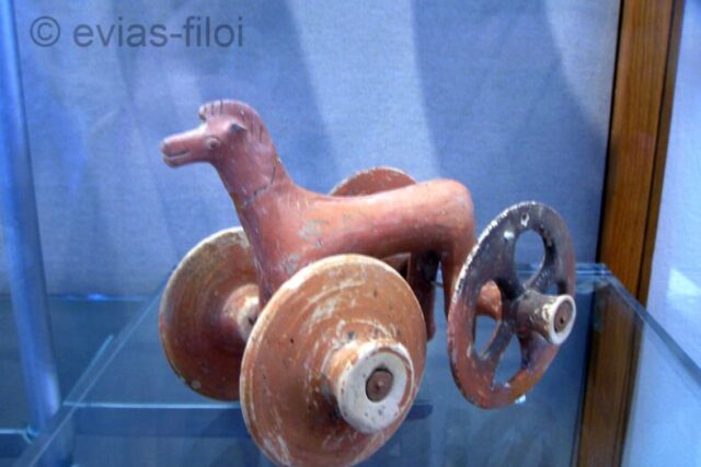 ΤΟ  ΠΗΛΙΝΟ  ΑΛΟΓΑΚΙ  ΤΗΣ  ΣΚΥΡΟΥ – Απο την  Μιράντα Σκηνίτη