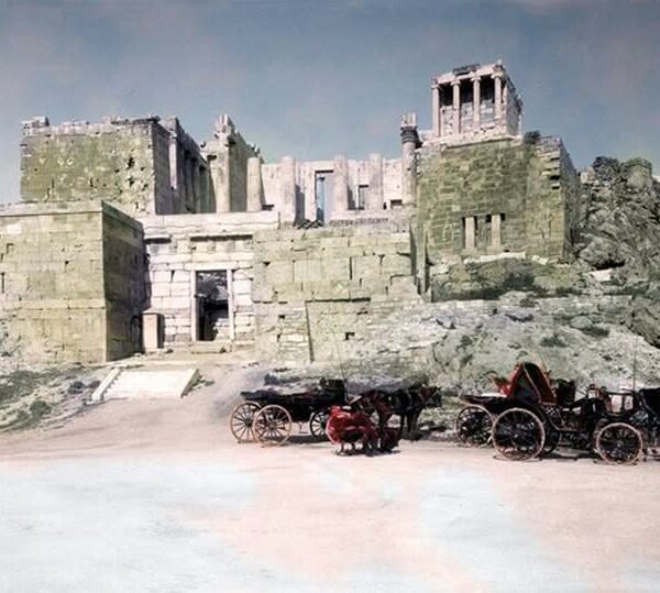 Η Ακρόπολη η πύλη «Beulé» – Απο την Μιράντα Σκηνίτη