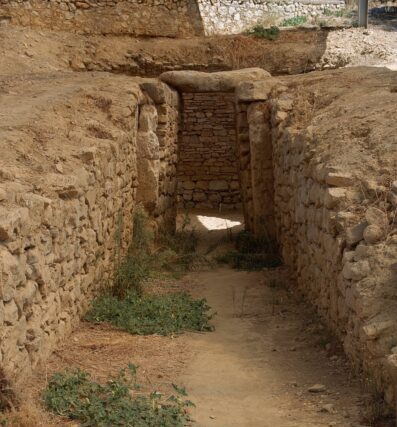 Περιηγήσεις : Μυκηναϊκό Νεκροταφείο Δενδρών – Απο τον Μανο Κιλημαντζο