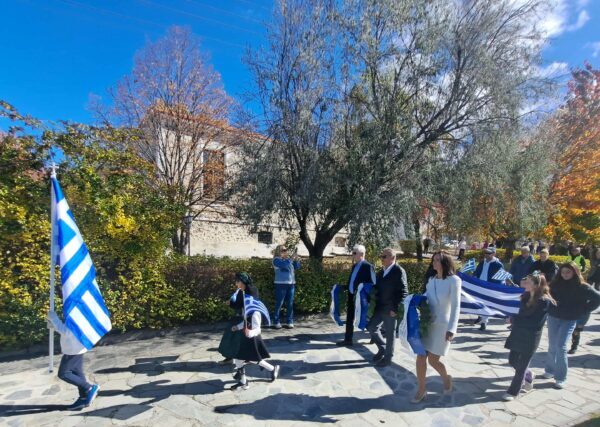 Καταφύγιο Κοζανης –   28ης ΟΚΤΩΒΡΊΟΥ ΣΤΑ 1400 ΜΕΤΡΑ ……. Aπο τον   Τριανταφυλλο Αθανασουλα