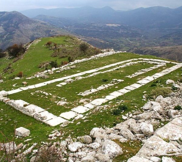 Η αρχαία πόλη Αλίφειρα ..