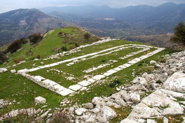 Η αρχαία πόλη Αλίφειρα ..