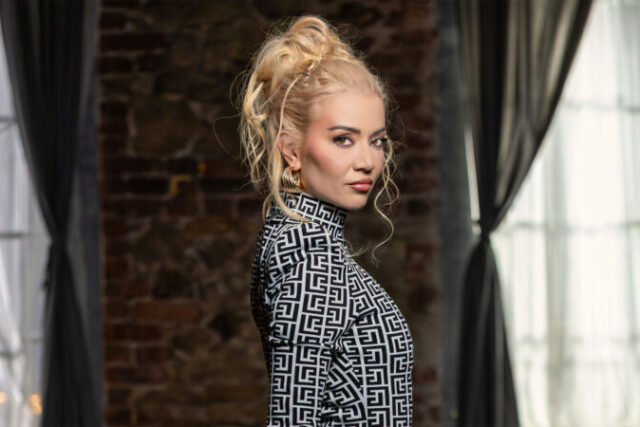 Γωγώ Λιδάκη: Με την υπογραφή του Κυριάκου Παπαδόπουλου το νέο της single «Δες τι έχασες»