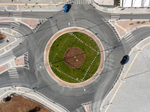 Το έξυπνο κόλπο για να μπαίνεις και να βγαίνεις πάντα με ασφάλεια σε πλατεία -Τι προτείνουν οι ειδικοί