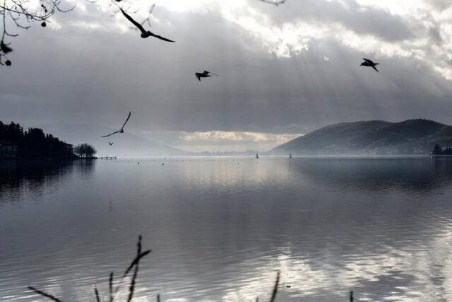 Μια κουταλιά αλάτι στην λίμνη …  Απο την  Βικτωρία Δικαιοπούλου