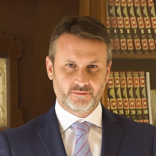 ΒΙΝΤΕΟ – ΣΑΛΑΜΙΝΑ – Οι κάτοικοι έπραξαν  αυτο που πρότεινε ο κ Δημαρχος  …. και περιμενουν την δικαιωση  ..