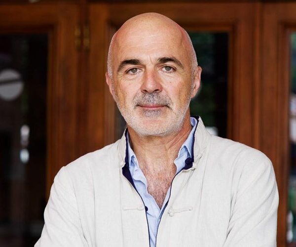 Συνεντεύξεις : ο Διεθνής φήμης Ακαδημαικός και Σκηνοθέτης κ Στάθης Λιβαθινός  προσκεκλημένος  Αχιλλέα Παπαδιονυσίου