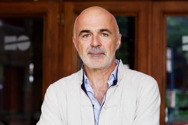 Συνεντεύξεις : ο Διεθνής φήμης Ακαδημαικός και Σκηνοθέτης κ Στάθης Λιβαθινός  προσκεκλημένος  Αχιλλέα Παπαδιονυσίου