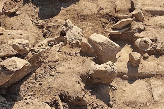 Το εντυπωσιακό  α γ α λ μ α  του  Η ρ α κ λ η  στους  Φ ι λ ι π π ο υ ς  – Απο την Μιράντα Σκηνίτη