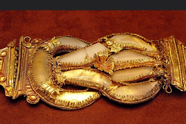 Η  ΧΡΥΣΗ  ΖΩΝΗ  ΤΗΣ  ΑΦΡΟΔΙΤΗΣ – Απο την Μιράντα Σκηνίτη