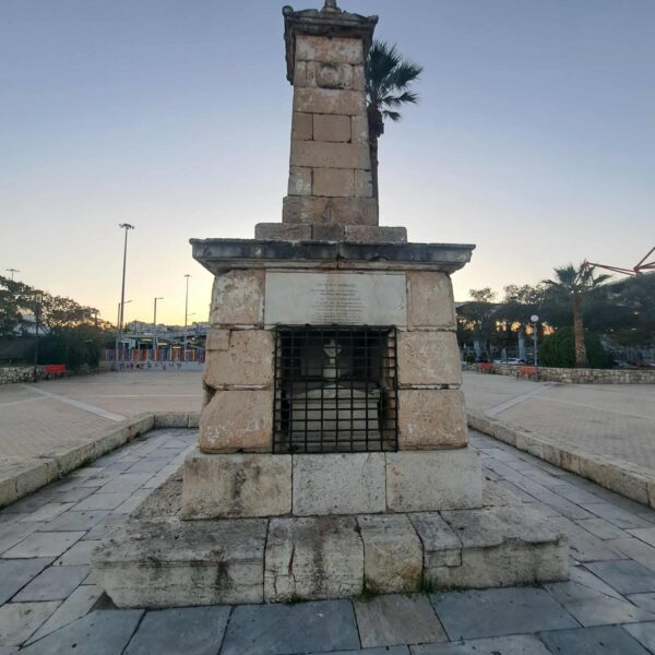 Το Μνημείο των Ηρώων στο Φάληρο – Φωτο ρεπορτάζ Τριαντάφυλλος Αθανασουλας – Σχολιο Φ.Κ