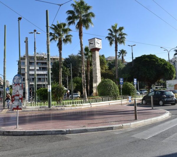 “Στο ρολόι στο Πασαλιμάνι” – Απο τον Γρηγορη Τσουκαλα