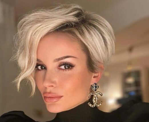 Τα ωραιότερα κοντά κουρέματα για το 2025