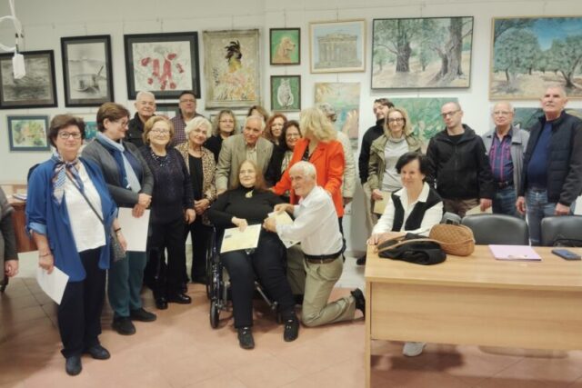 ΕΙΚΑΣΤΙΚΑ ΕΠΙΤΕΥΓΜΑΤΑ ΤΗΣ ΕΝΩΣΗΣ ΚΑΛΛΙΤΕΧΝΩΝ ΚΑΙ ΛΟΓΟΤΕΧΝΏΝ ΗΛΙΟΥΠΟΛΗΣ ΣΤΟ Π.ΔΗΜΑΡΧΕΙΟ ΥΜΗΤΤΟΥ.  Γράφει ο ΛΕΟΝΤΙΟΣ ΠΕΤΜΕΖΑΣ