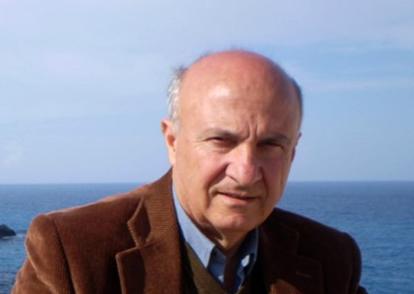 Συνεντεύξεις : Ο Δημοσιογράφος, Βιογράφος του  Μίκη Θεοδωράκη  Γιώργος Λογοθέτης  προσκεκλημένος  του  Αχιλλέα Παπαδιονυσίου