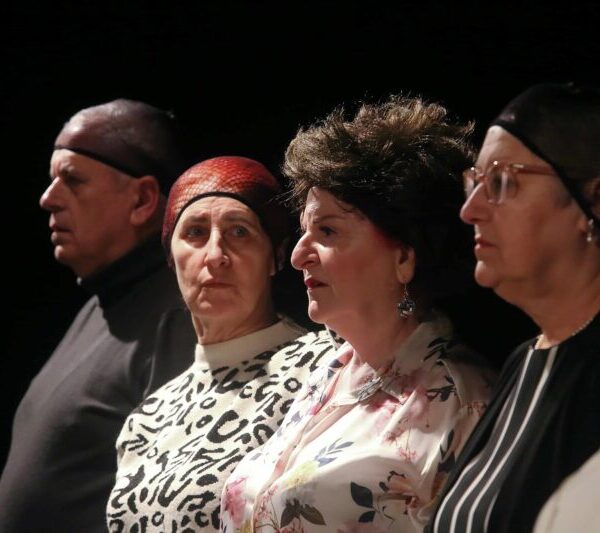 Η παράσταση «Και τώρα…..ꓼ Αγωνιζόμαστε!» της Στέλλας Φουρναράκη στην Αθήνα και στην Σαλαμίνα .