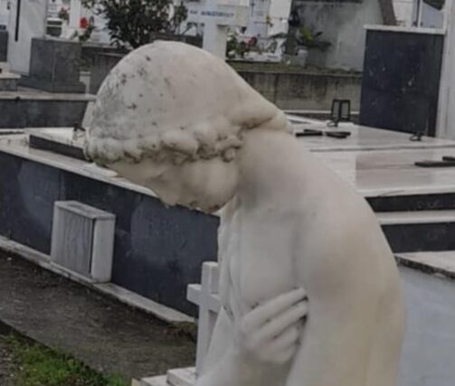 Για τον καπνέμπορο προστάτη των προσφύγων  …………….