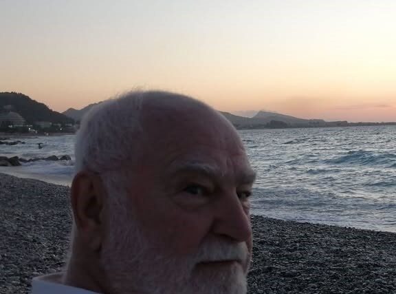 Ποιηση :   ΔΗΜΗΤΡΙΟΣ ΤΖΟΥΒΑΛΗΣ   ΄΄ ΓΙΑ ΤΗΝ ΚΑΤΑΝΤΙΑ ΜΑΣ ΠΟΙΟΣ ΦΤΑΙΕΙ; ΄΄