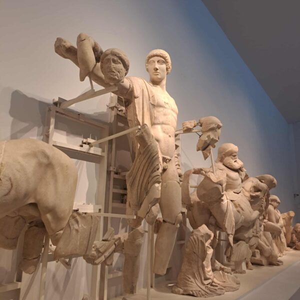 Περιηγήσεις : Στο Μουσείο της Αρχαίας Ολυμπίας  – Απο τον ΤΡΙΑΝΤΑΦΥΛΛΟ ΑΘΑΝΑΣΟΥΛΑ 