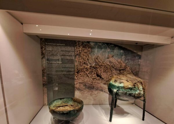 ΜΟΥΣΕΙΟ ΞΕΝΟΚΡΑΤΕΙΟΝ ΜΕΣΟΛΟΓΓΊΟΥ ΎΦΑΣΜΑ ΤΟΥ 1000 Π.Χ – Απο τον Τριαντάφυλλο Αθανασουλα