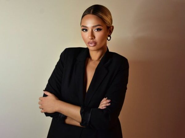 Η Νάντια Αγγελέτου θα ερμηνεύσει αγαπημένο τραγούδι της Ρίτας Σακελλαρίου!