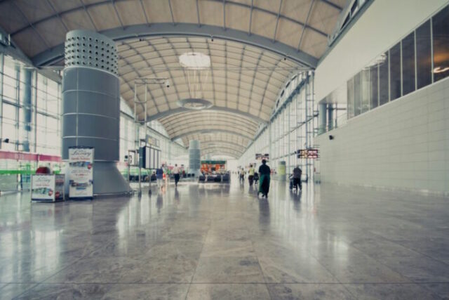 Ζητούνται άτομα για εργασία στο αεροδρόμιο Ελ. Βενιζέλος με μισθό έως 1.400 ευρώ- Στείλε βιογραφικό