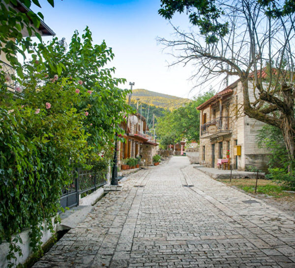 Διαχρονικοί προορισμοί στην Πελοπόννησο για τις γιορτές