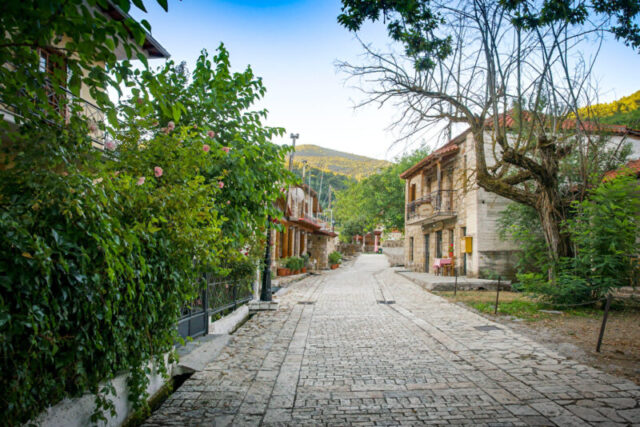 Διαχρονικοί προορισμοί στην Πελοπόννησο για τις γιορτές