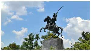 Νίκος Φλώρος :   Πριν λίγο καιρό το είπα ΄΄ θα πάρουν και το άγαλμα του Θεόδωρου Κολοκοτρώνη΄΄