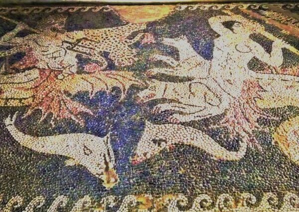 Τρίτωνας ,  Ποσειδώνα ,  Αμφιτρίτης …    – Της Αρχαιολογου Σοφία Δημητριαδου Κοκκίνου