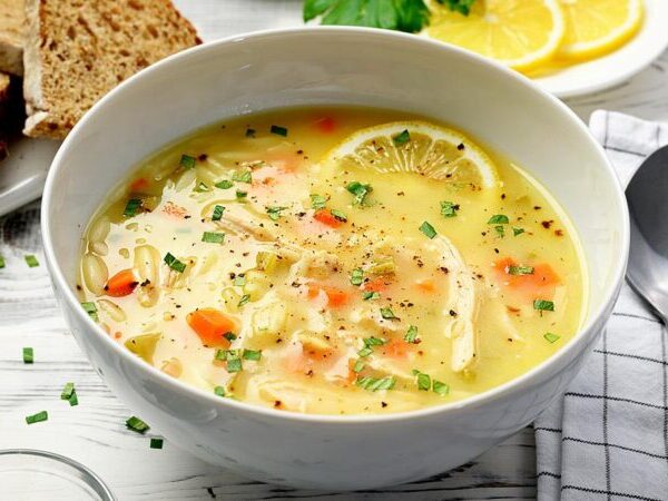 Κοτόσουπα με λαχανικά για τις κρύες νύχτες του χειμώνα