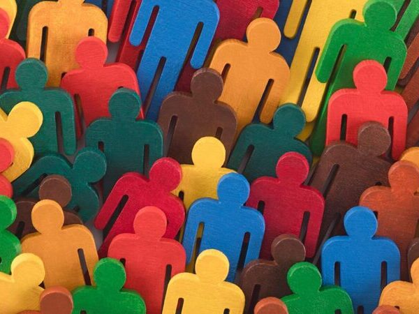 Το δημογραφικό δεν λύνεται κατηγορώντας τις γυναίκες που δεν κάνουν παιδιά!