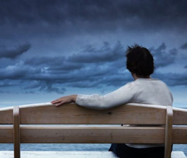 Συναισθηματική Απομόνωση: Όταν ο άνθρωπος κλείνει την καρδιά του για να προστατευτεί – Απο την Μαρία Μιχαλάκη