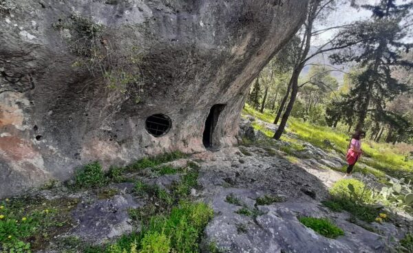 Περιήγηση : Ο Τάφος του Λοκρού – Απο τον Τριαναταφυλλο Αθανασουλα