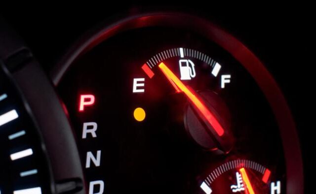 Το «κρυφό» όριο στο ρεζερβουάρ -Πόση βενζίνη πρέπει να έχετε μέσα για να έχετε το κεφάλι σας ήσυχο
