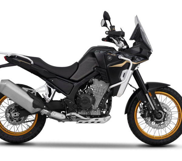 Έφτασε στην Ελλάδα η νέα Kove 800X Touring