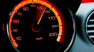 Πόσα χιλιόμετρα πρέπει να πηγαίνεις στον αυτοκινητόδρομο – Ειδικός αποκαλύπτει την ιδανική ταχύτητα κίνησης