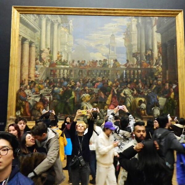 ΜΙΑ ΦΩΤΟΓΡΑΦΙΚΗ ΠΕΡΙΗΓΗΣΗ ΣΤΟ ΛΟΥΒΡΟ – 3 – ΤΑ ΜΕΣΑΙΩΝΙΚΑ ΤΕΙΧΗ ΚΑΙ ΚΑΠΟΙΟΙ ΑΝΑΓΕΝΝΗΣΙΑΚΟΙ ΠΙΝΑΚΕΣ – Απο τον Μανο Κιλημαντζο