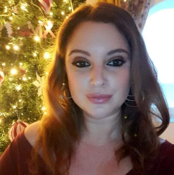 Άννα Μεντισοπούλου  ΄΄΄  μια γυναίκα που δεν σταμάτησε ποτέ να μαθαίνει και να δημιουργεί ΄΄   –  Συνέντευξη του Σταθη Λιωτη