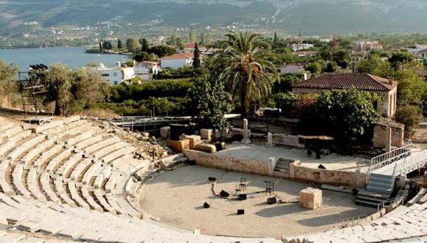 Το «λαλούν θέατρο» – Aπο την Μιραντα Σκηνιτη