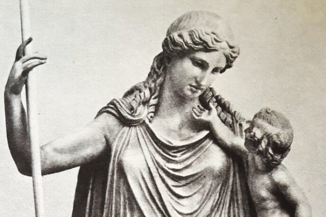 Την  αποκαλούσαν …  γλυκεία, βαθύπλουτο, πλουτοδότηρα αγλαότιμο – Απο την Αρχαιολογο  Σοφία Δημητριαδου Κοκκίνου