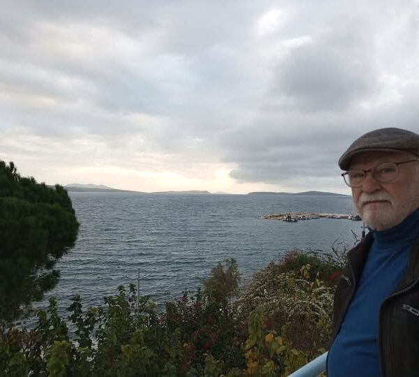 Ποιηση :   Δημήτρης Τσουβαλης ΄΄ ΓΙΑ ΝΑ ΣΩΘΕΙ Η ΠΑΤΡΙΔΑ΄΄