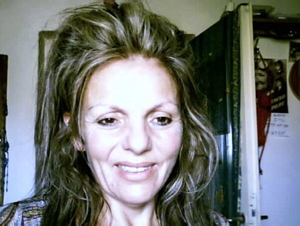 Άννα Ασπασία Θεοδωράκη ΄΄ Τελευταία ζωγραφίζω όνειρα μου επειδή είναι τόσο όμορφα και δεν θέλω να τα ξεχάσω !  Συνεντευξη στην Βικη Σιωμοπουλου