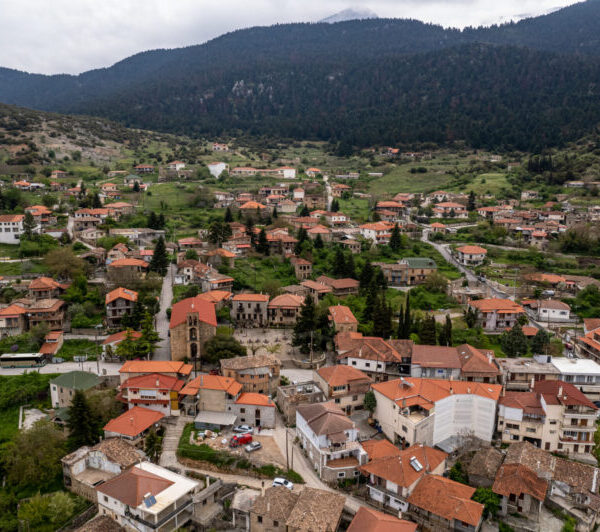 Το γραφικό, πέτρινο χωριό της Ορεινής Κορινθίας