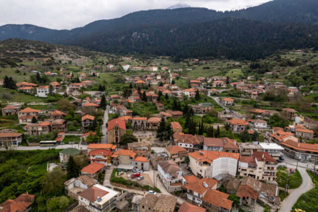 Το γραφικό, πέτρινο χωριό της Ορεινής Κορινθίας