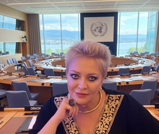 Λιλίκα Άρνακη: Η Ελληνίδα Δημιουργός που Εμπνέει τον Κόσμο Από την Ποίηση στην Εικαστική Επανάσταση – Συνέντευξη απο τον Φιλιππο Καρακωστα