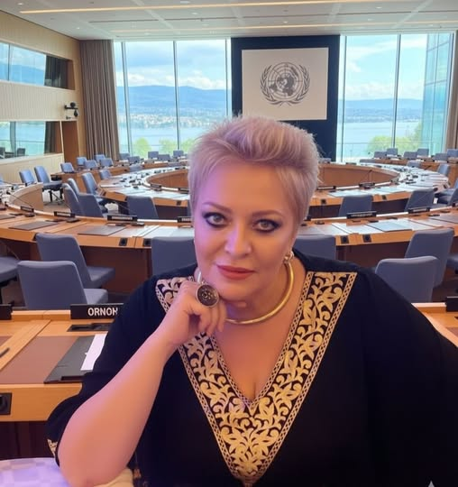 Λιλίκα Άρνακη: Η Ελληνίδα Δημιουργός που Εμπνέει τον Κόσμο Από την Ποίηση στην Εικαστική Επανάσταση – Συνέντευξη απο τον Φιλιππο Καρακωστα