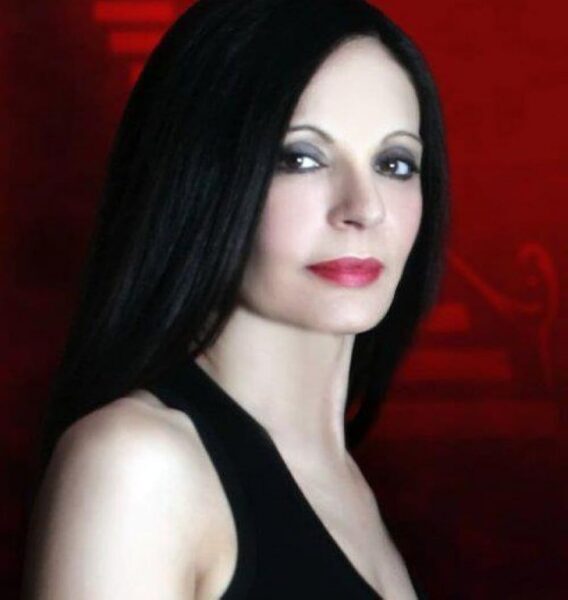 Συνεντεύξεις : Η  Έφη Μουρίκη  προσκεκλημένη του Αχιλλέα Παπαδιονυσίου