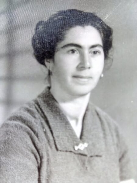 Πολλές φορές σκέφτομαι τη μάνα μου και ντρέπομαι για τη δική μου γενιά. – Απο την  Γιώτα Ιωακειμίδου