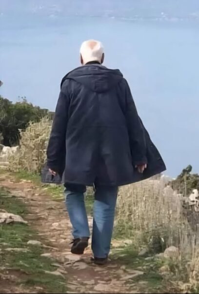 Ποιηση  : Δημητρης Τζουβαλης  ΄΄ΔΙΚΤΑΤΟΡΙΕΣ΄΄